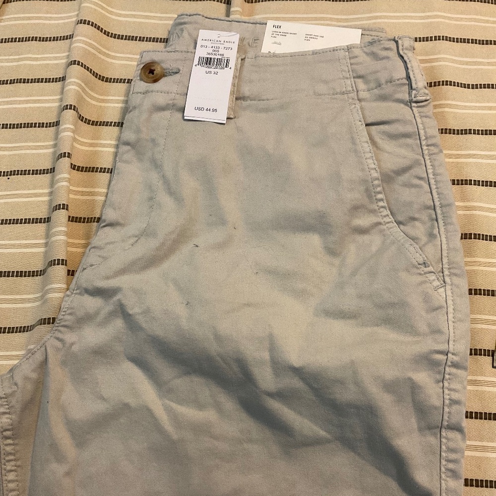 American Eagle Shorts 32 Stone color